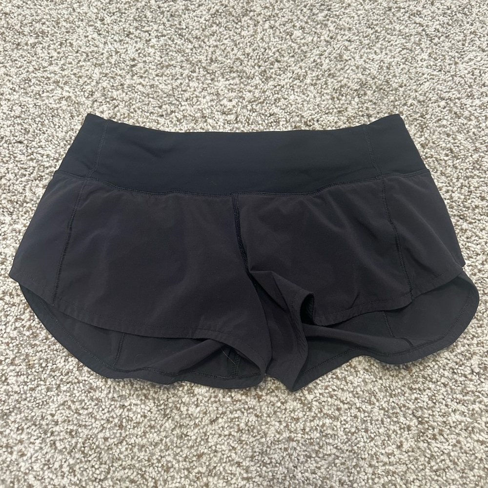Black speed up Lululemon shorts 2.5